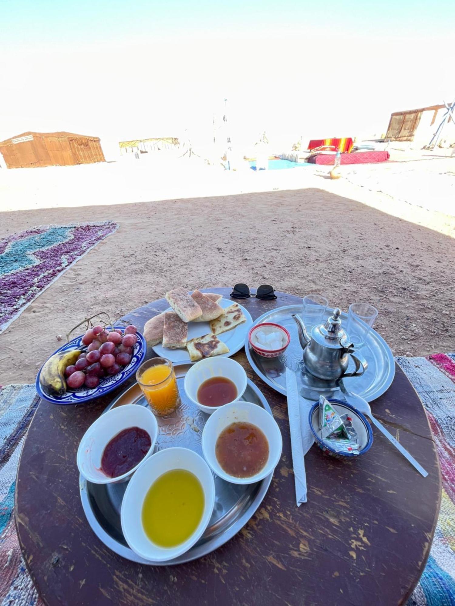 Mhamid Sahara Camp Activities - Le Chant Du Sable M'Hamid Exteriör bild