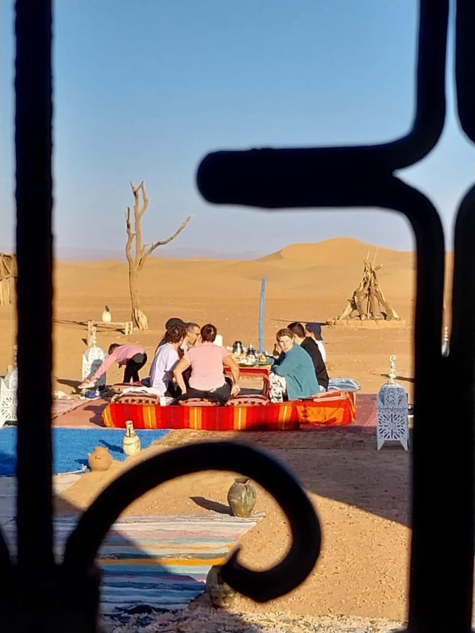 Mhamid Sahara Camp Activities - Le Chant Du Sable M'Hamid Exteriör bild
